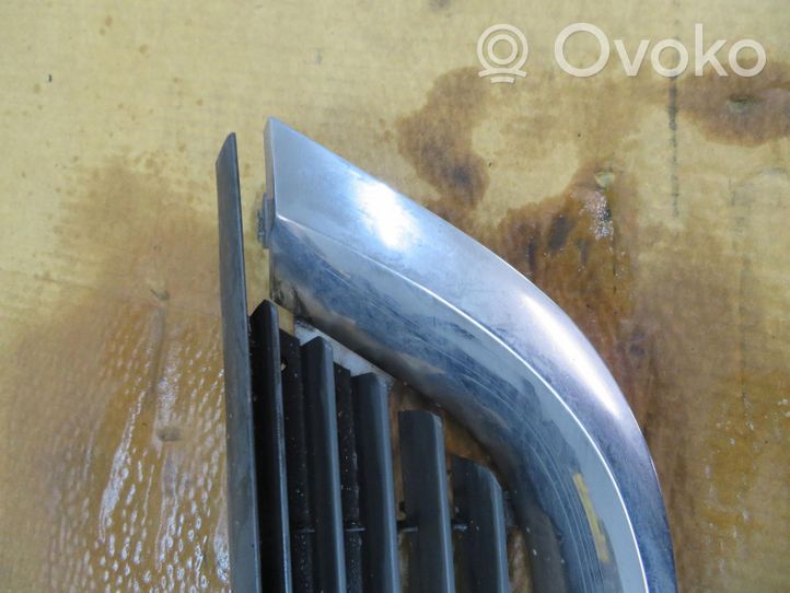 Opel Vectra A Maskownica / Grill / Atrapa górna chłodnicy 90505722