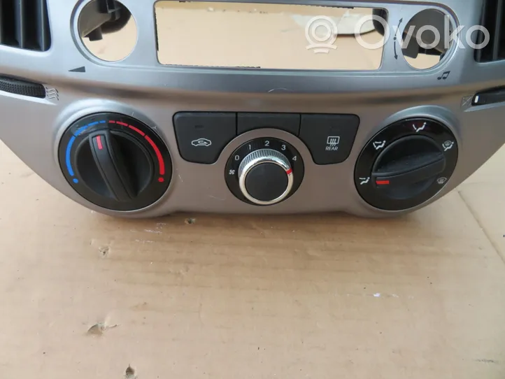 Hyundai i20 (PB PBT) Other switches/knobs/shifts 