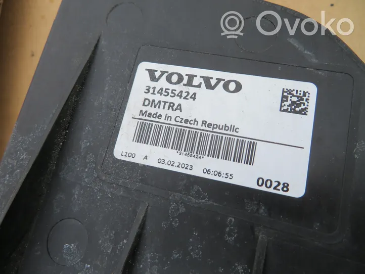 Volvo XC40 Jäähdyttimen lista VOLVO