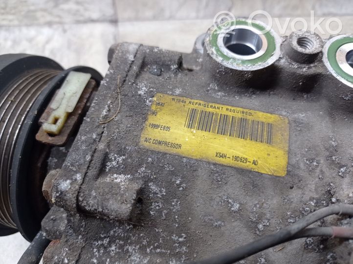 Ford Focus Ilmastointilaitteen kompressorin pumppu (A/C) XS4H19D629AD