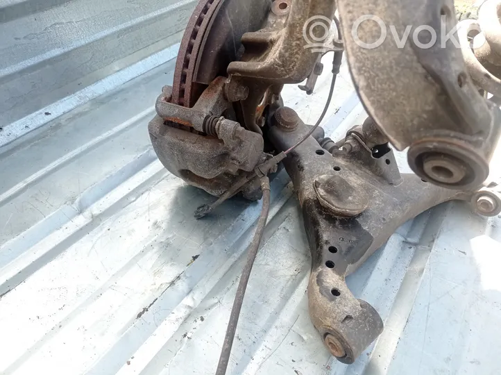 Nissan Navara D23 Zwrotnica koła przedniego 561105JU1A