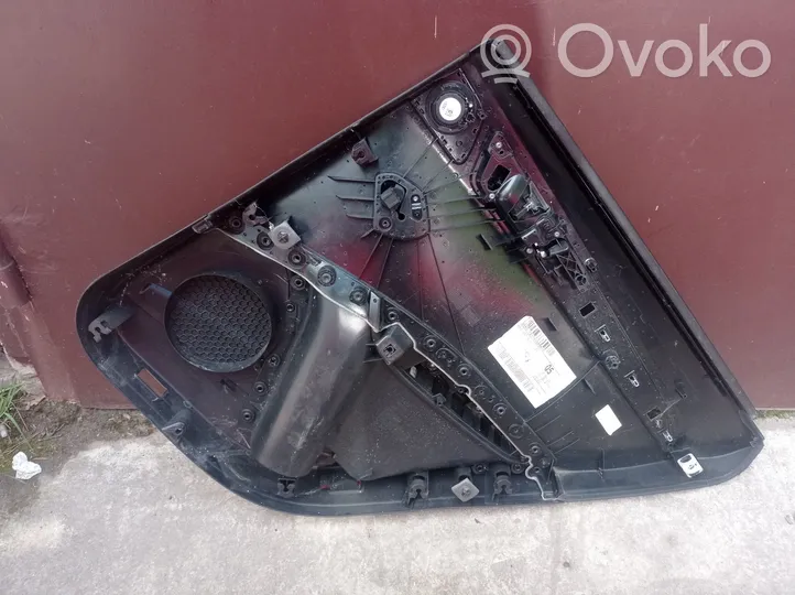 Audi Q5 SQ5 Takaoven verhoilu 8R0867305