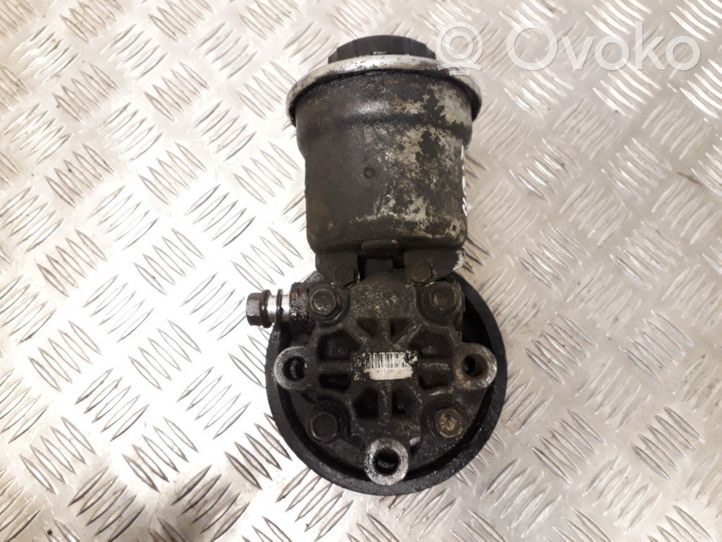 Toyota Avensis T250 Power steering pump 