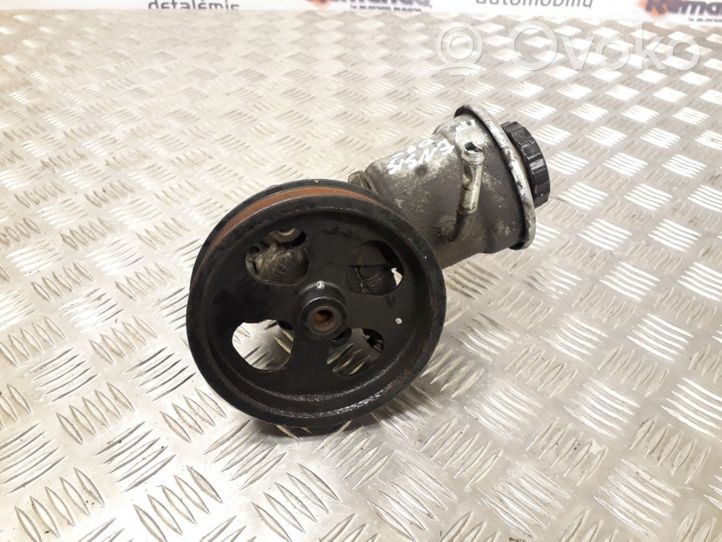 Toyota Avensis T250 Power steering pump 