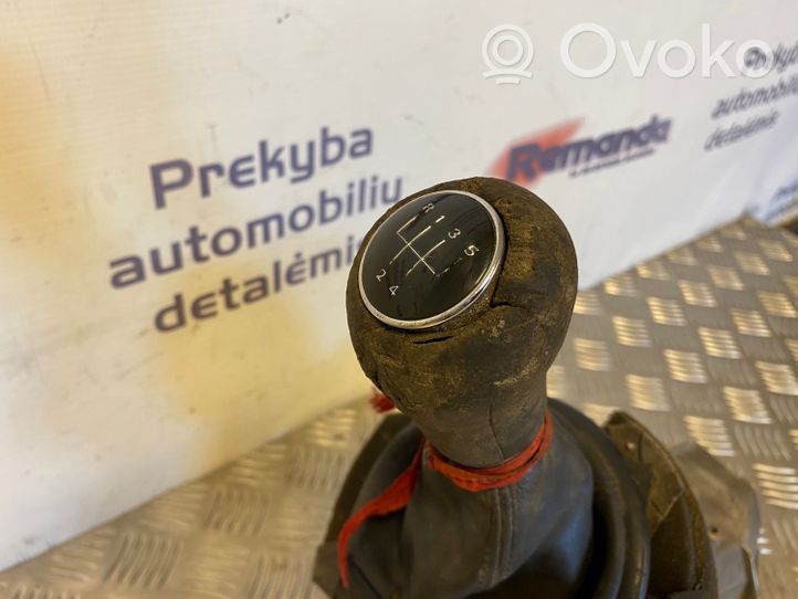 Audi A2 Pavarų perjungimo mechanizmas (kulysa) (salone) 8Z0711246A