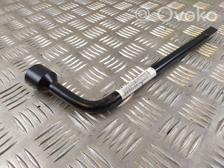 Toyota RAV 4 (XA40) Chiave per dadi della ruota 0915005011