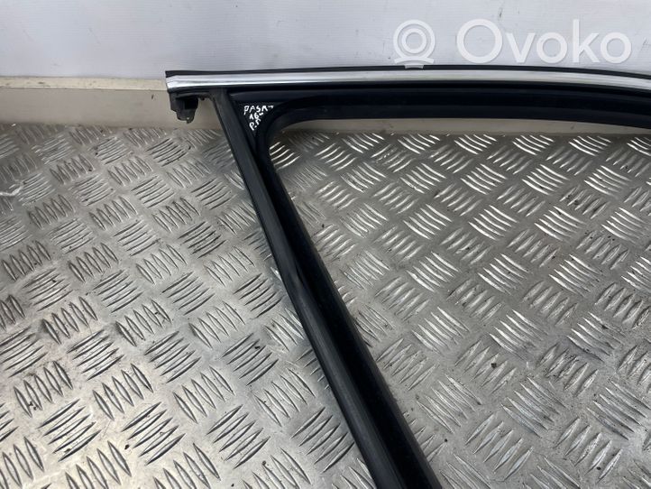 Volkswagen PASSAT B8 Joint d'étanchéité de vitre avant 3G0837432C