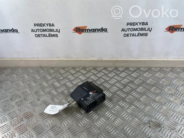 Volkswagen PASSAT B3 Mukavuusmoduuli 1L0959875