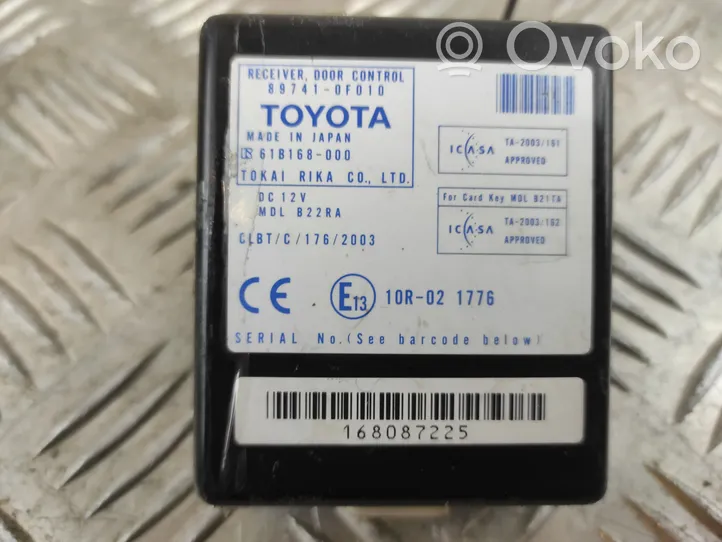 Toyota Corolla Verso AR10 Unité de commande / module de verrouillage centralisé porte 61B168000