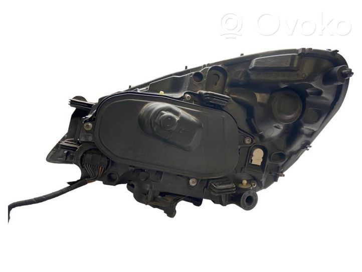 Volvo S60 Lampa przednia 31299993