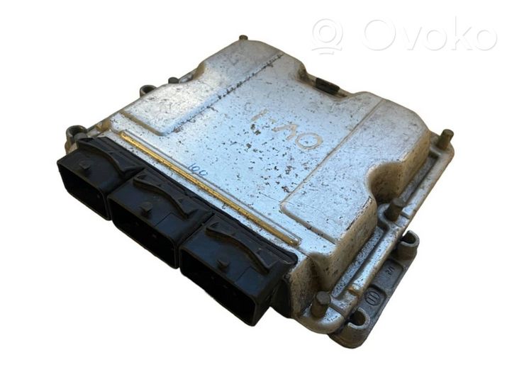 Opel Vivaro Calculateur moteur ECU 8200118526