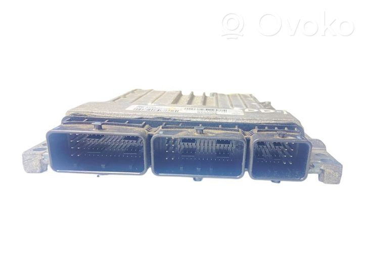 Dacia Duster Calculateur moteur ECU 237102277R