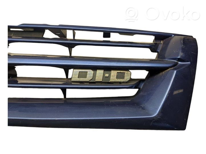 Mitsubishi Pajero Grille calandre supérieure de pare-chocs avant MR387981