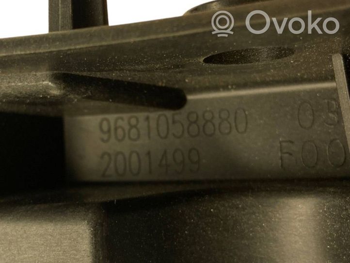 Citroen C5 Support de montage de pare-chocs avant 9681058880