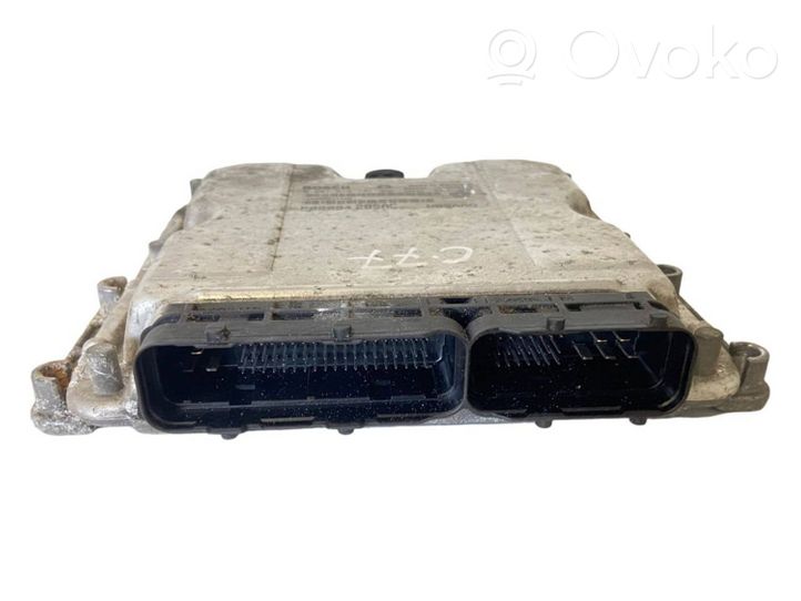 Chrysler Voyager Calculateur moteur ECU 0281012121