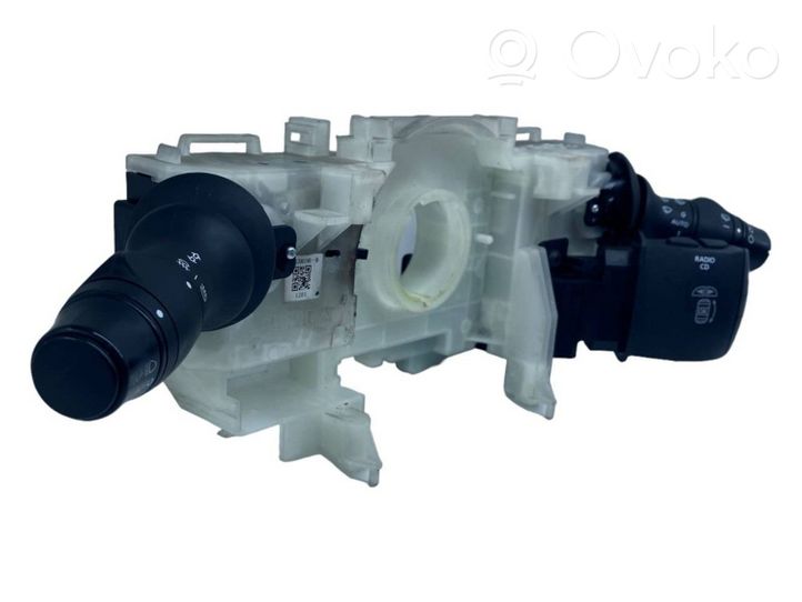 Renault Megane III Leva/interruttore dell’indicatore di direzione e tergicristallo 255670019R