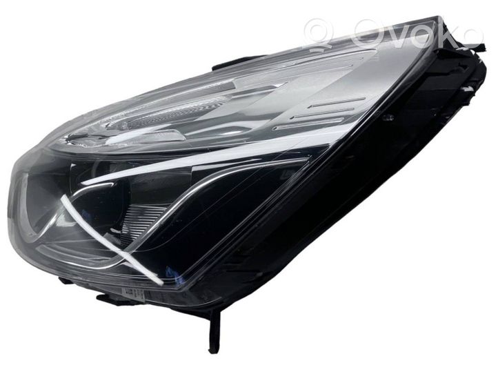 Renault Clio IV Lampa przednia 260608367R