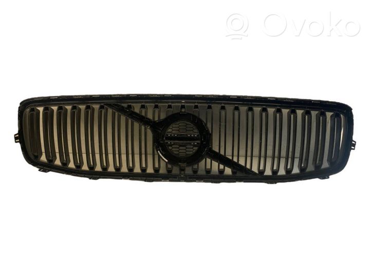 Volvo XC60 Front bumper upper radiator grill 31383515