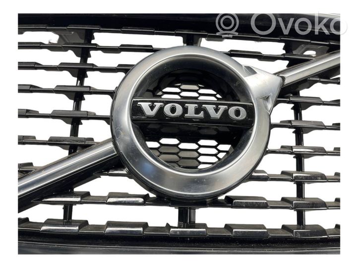 Volvo XC60 Front bumper upper radiator grill 31425538