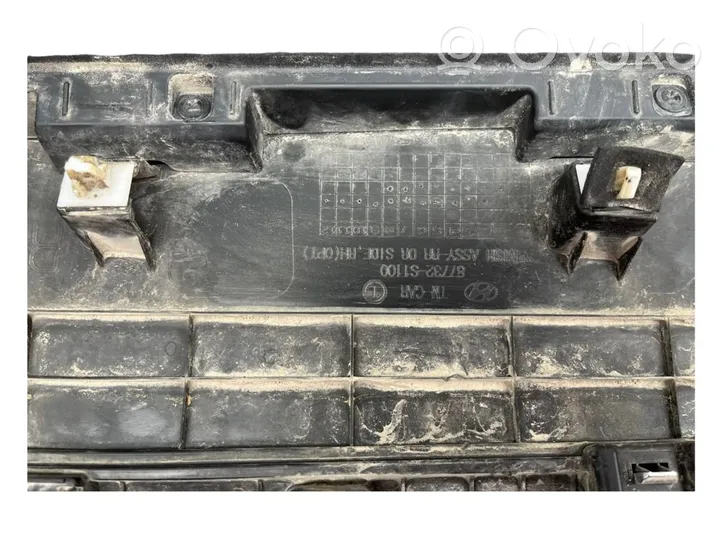 Hyundai Santa Fe Priekšpusē durvju dekoratīvā apdare (moldings) 87732S1100