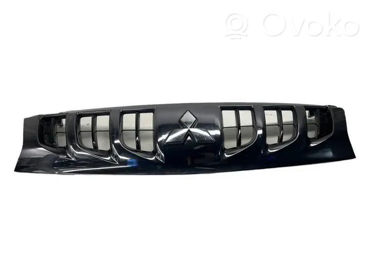 Mitsubishi L200 Grille calandre supérieure de pare-chocs avant 7450A952