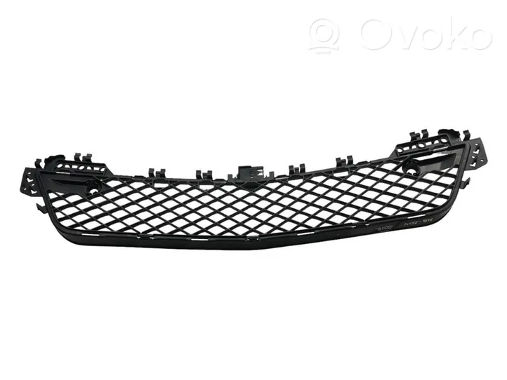 Mercedes-Benz C W204 Maskownica / Grill / Atrapa górna chłodnicy A2048851324