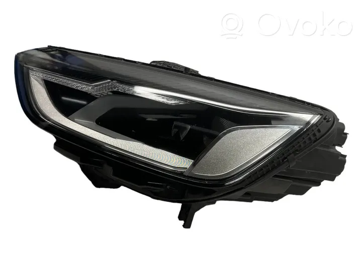 Audi A4 S4 B9 Lampa przednia 8W0941011