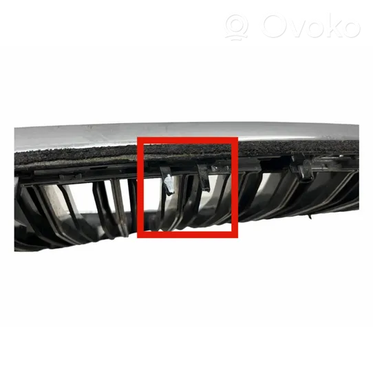 Volvo S60 Griglia superiore del radiatore paraurti anteriore 32132227