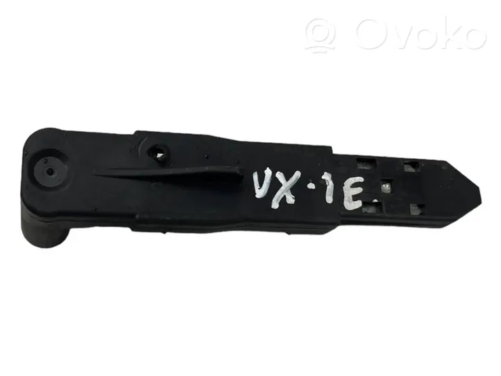 Volvo XC60 Headlight/headlamp mounting bracket 30763155