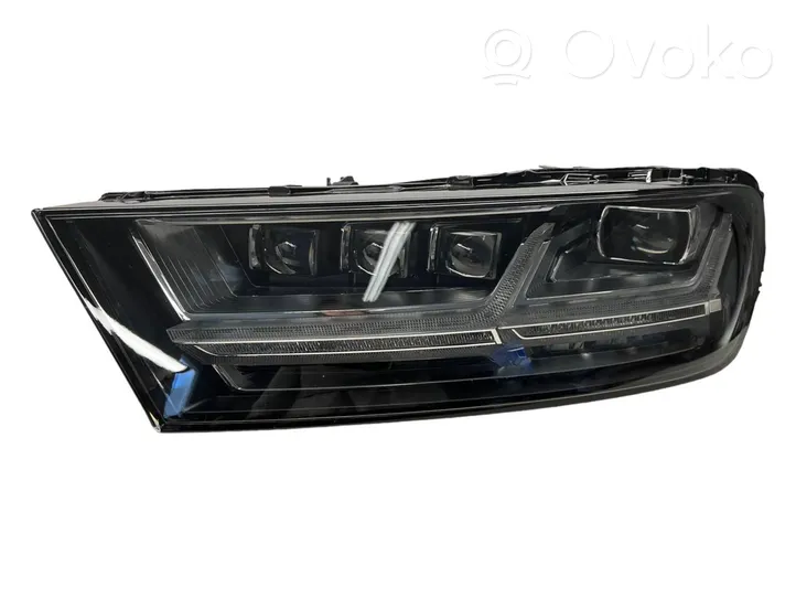 Audi Q7 4M Lampa przednia 4M0941035