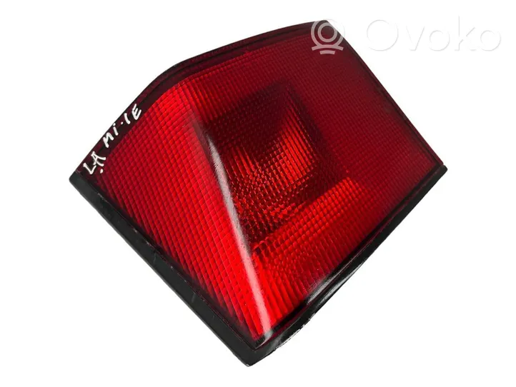 Mitsubishi Carisma Lampy tylnej klapy bagażnika 292002