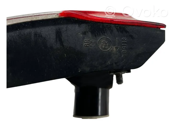 Nissan Qashqai Luci posteriori del portellone del bagagliaio 89503189