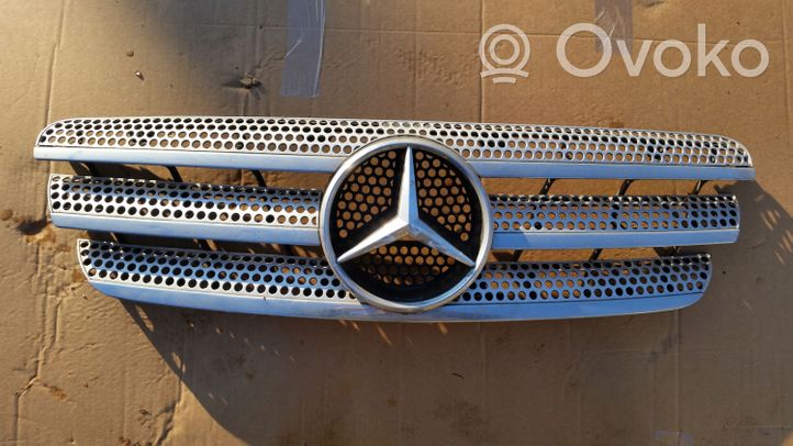 Mercedes-Benz ML W163 Atrapa chłodnicy / Grill 1638800985