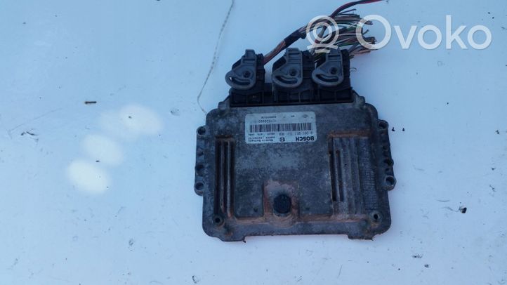 Renault Trafic II (X83) Calculateur moteur ECU 0281011531