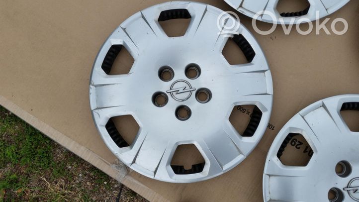 Opel Astra H R16 wheel hub/cap/trim 