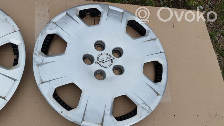 Opel Astra H R16 wheel hub/cap/trim 