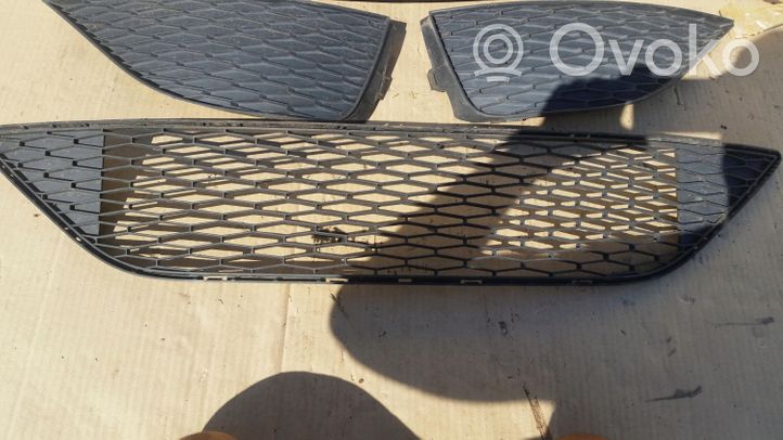 Seat Ibiza IV (6J,6P) Grille calandre supérieure de pare-chocs avant 6J0853654B