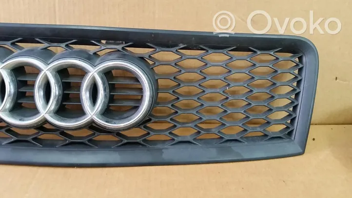 Audi RS6 C5 Grille de calandre avant 4B3853651G