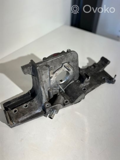 Subaru Outback Support pompe injection à carburant 