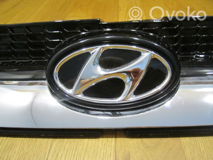 Hyundai ix35 Etupuskurin ylempi jäähdytinsäleikkö 863512Y000
