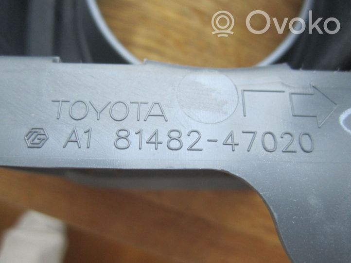 Toyota Prius (XW30) Etusumuvalon ritilä 8148247020