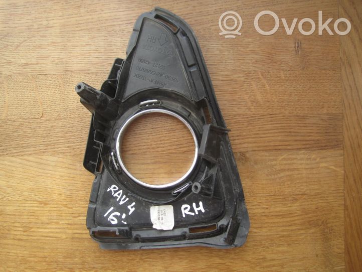 Toyota RAV 4 (XA40) Priešrūkinio žibinto apdaila/ grotelės 5203042060