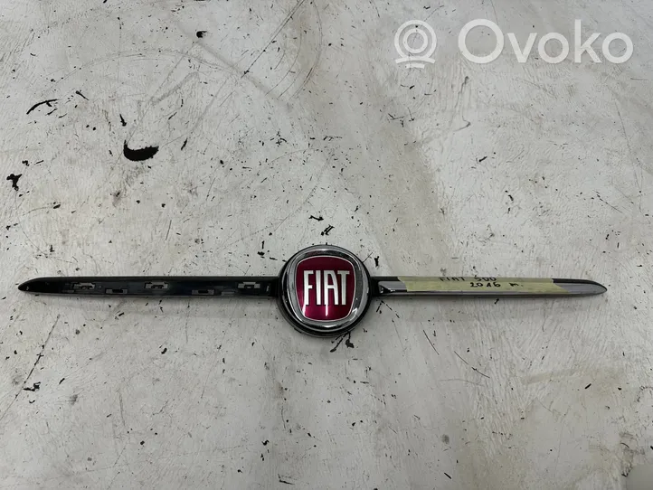 Fiat 500 Grille calandre supérieure de pare-chocs avant 735637413