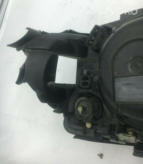 Volvo S80 Lampa przednia 