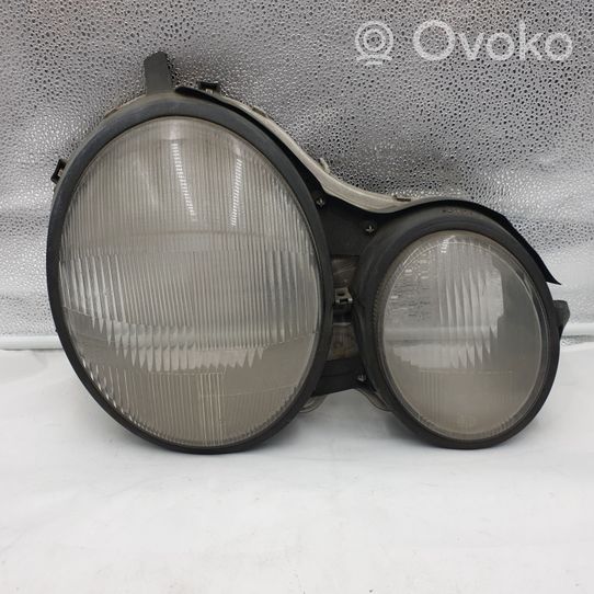 Mercedes-Benz E W210 Klosze lamp przednich 14433600