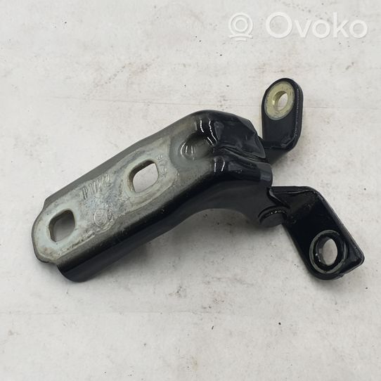 Opel Mokka Front door lower hinge A046057