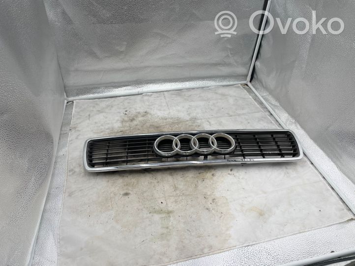 Audi 80 90 S2 B4 Griglia superiore del radiatore paraurti anteriore AD07004