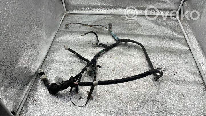 Toyota Corolla E90 Cablaggio/alloggiamento cablaggio della portiera anteriore 8215153197B1