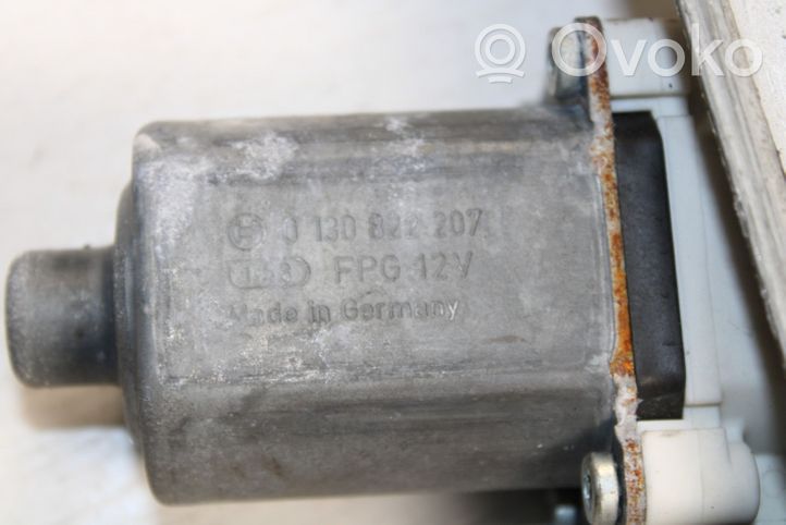 Mitsubishi Colt Mécanisme de lève-vitre avec moteur 5713A134