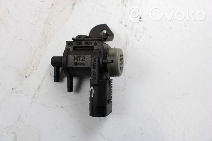 Volkswagen PASSAT CC Turboahtimen magneettiventtiili 1K0906283A